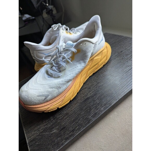 Women's Hoka Arahi 6 Wide Athletic Shoes *Great Condition* Size 8 D Light Gray - Picture 10 of 11